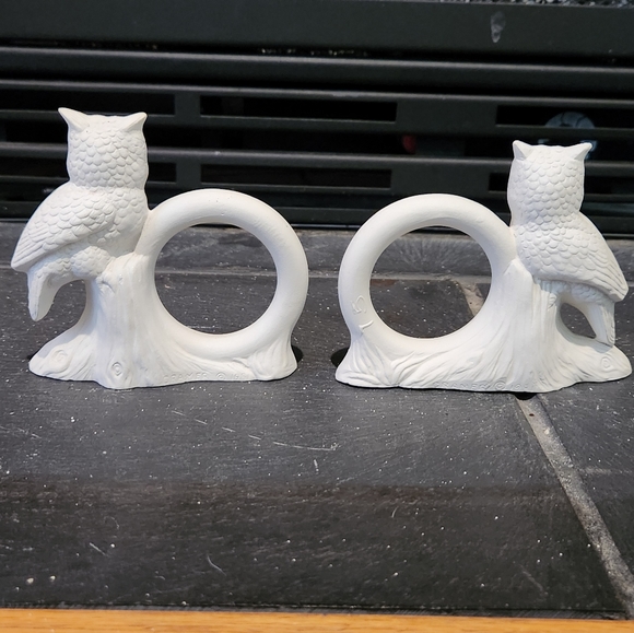 Eight Vintage Unpainted Ceramic Bisque Standing Owl Napkin Rings Cramer 1981 - Picture 5 of 9